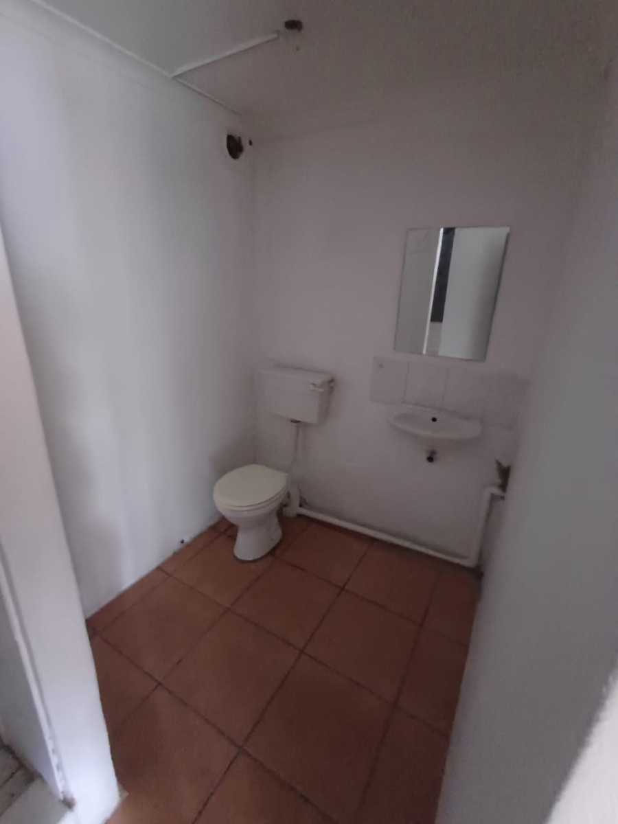 To Let Commercial Property for Rent in Okavango Park Western Cape